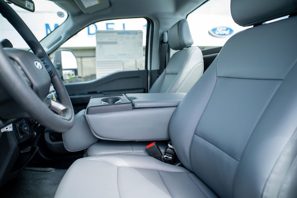 2025 Ford F-250 Super Duty XL - Photo 15
