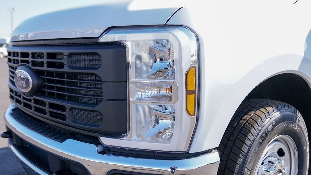 2025 Ford F-250 XL photo 3