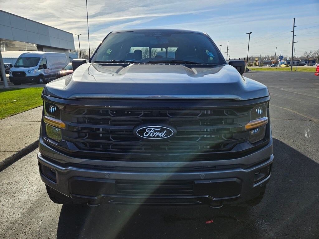 2025 Ford F-150 XLT photo 3