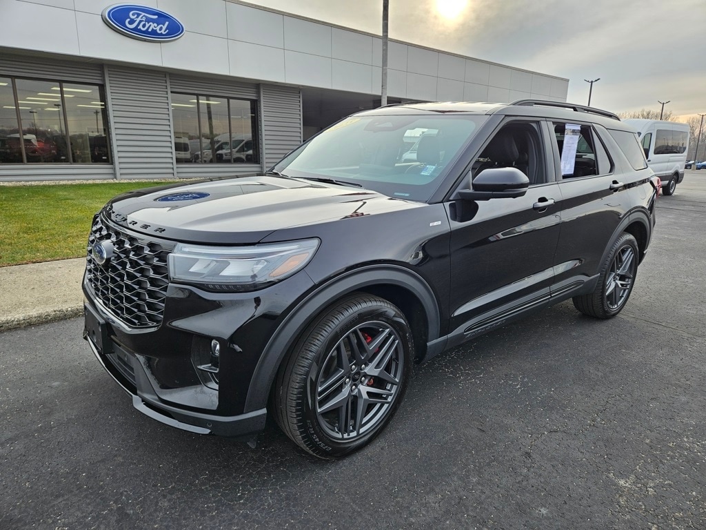 Used 2025 Ford Explorer ST-Line SUV