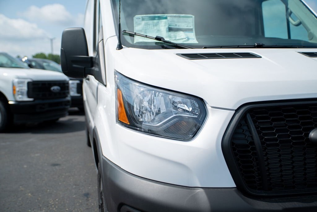 2025 Ford Transit photo 4