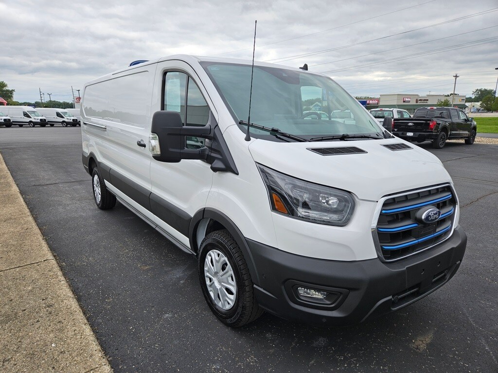 2025 Ford Transit photo 4