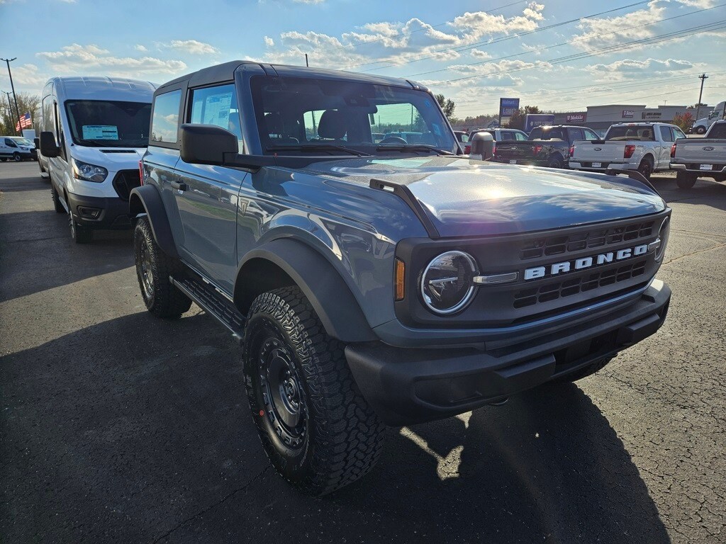 New 2025 Ford Bronco Base SUV