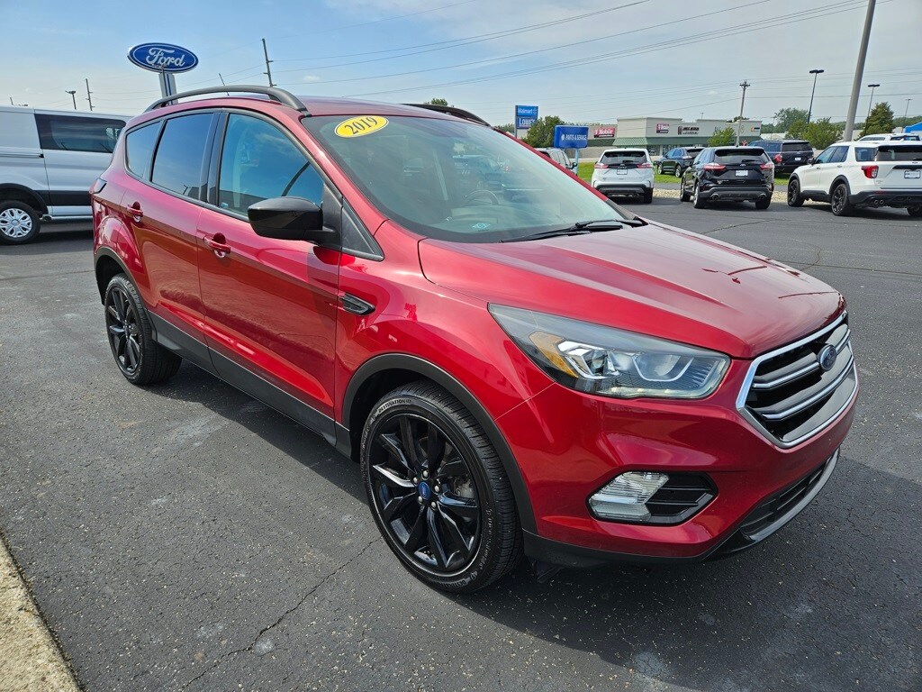 2019 Ford Escape SE photo 3