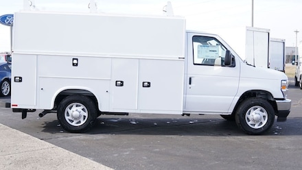 2025 Ford E-350 Cutaway Base Truck