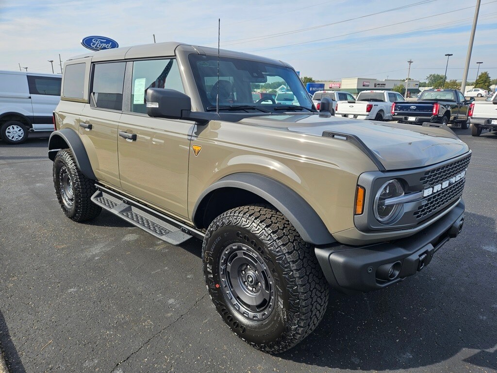2025 Ford Bronco Badlands photo 3