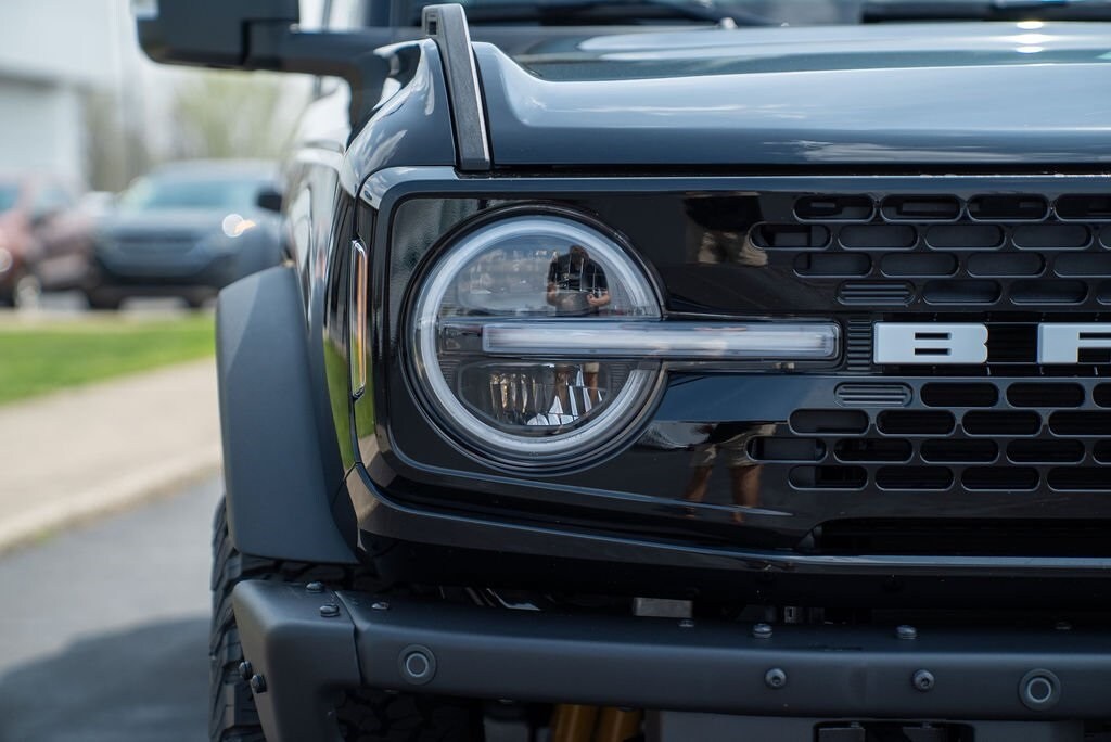 2025 Ford Bronco Badlands photo 2