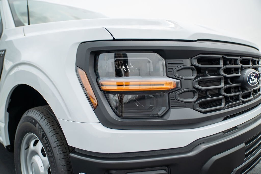 2025 Ford F-150 XL photo 4