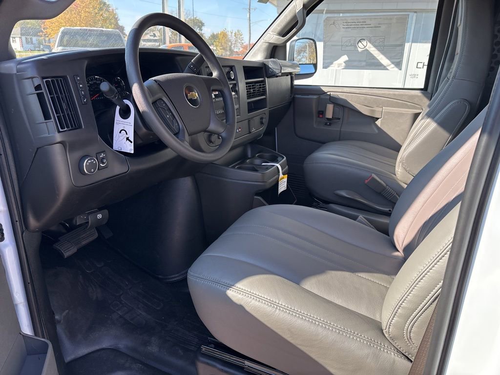2025 Chevrolet Express Cargo Work Van - Photo 12