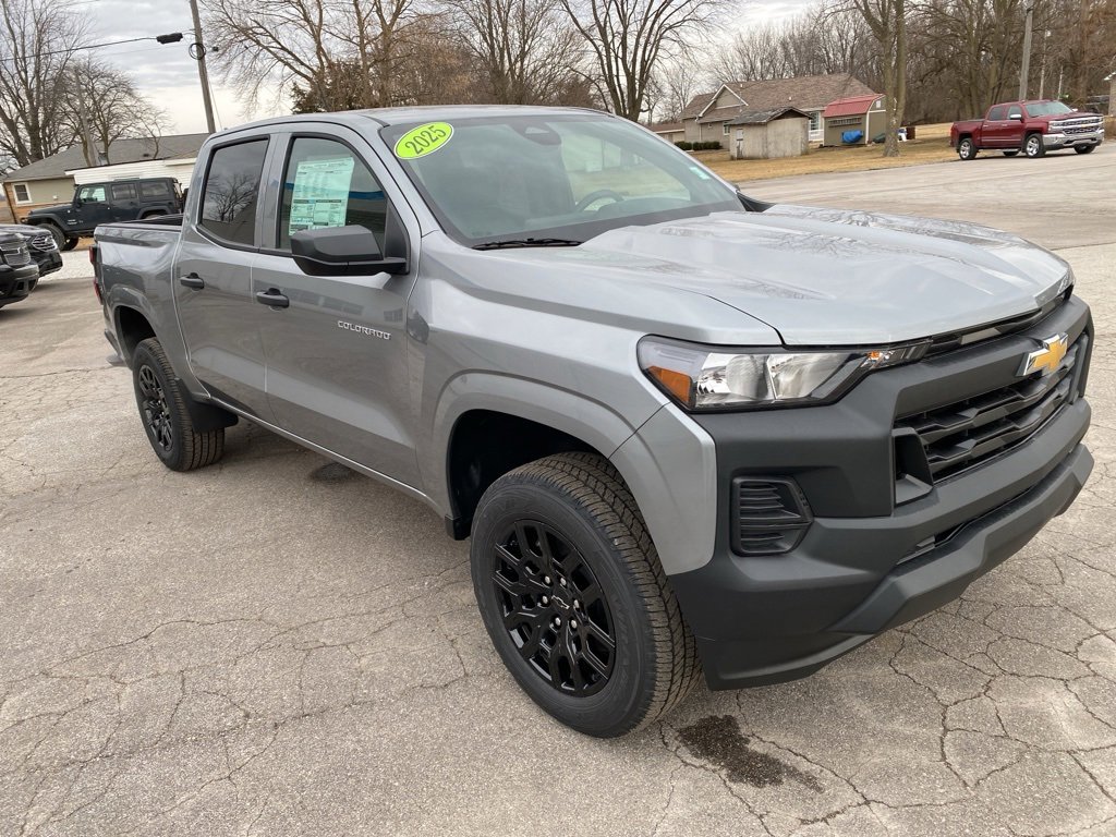 2025 Chevrolet Colorado LT photo 3
