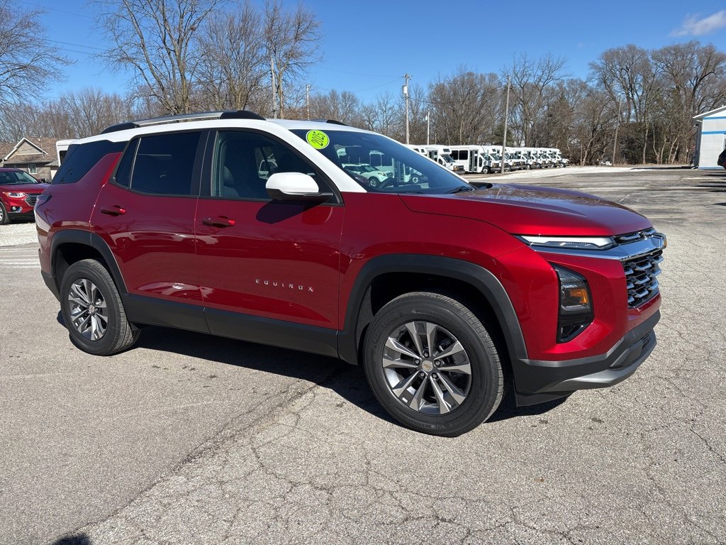 2025 Chevrolet Equinox LT photo 3