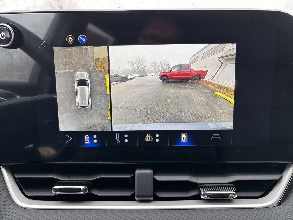 2026 Chevrolet Equinox LT - Photo 17