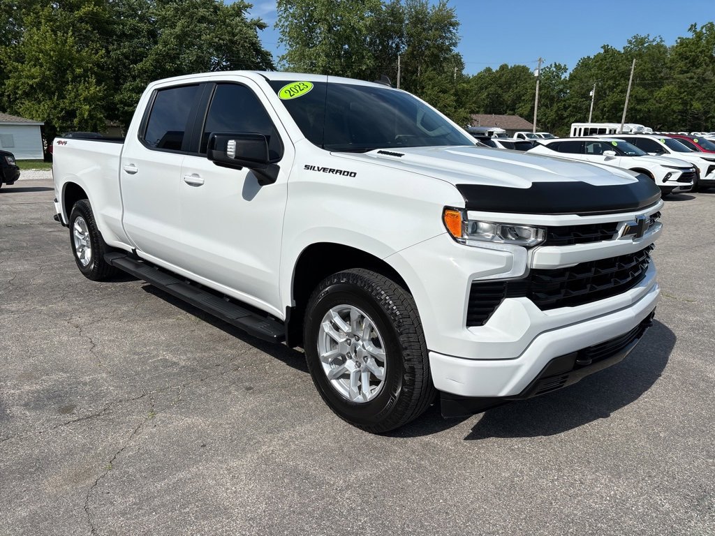2023 Chevrolet Silverado 1500 RST photo 2