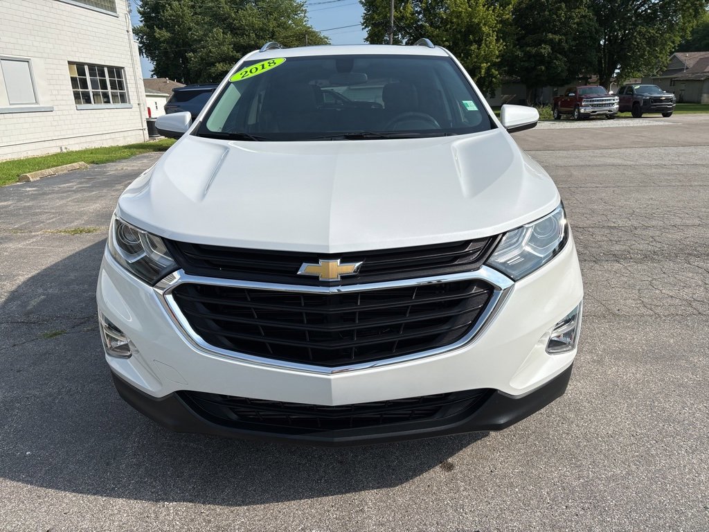 2018 Chevrolet Equinox LT photo 2