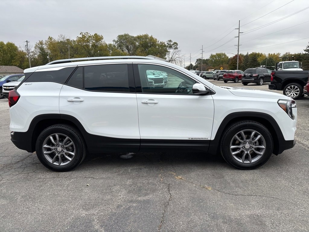 Used 2024 GMC Terrain SLT SUV