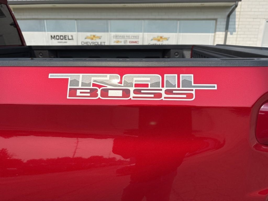 2025 Chevrolet Silverado 1500 LT Trail Boss - Photo 10