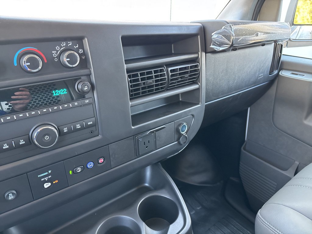 2025 Chevrolet Express Cargo Work Van - Photo 17