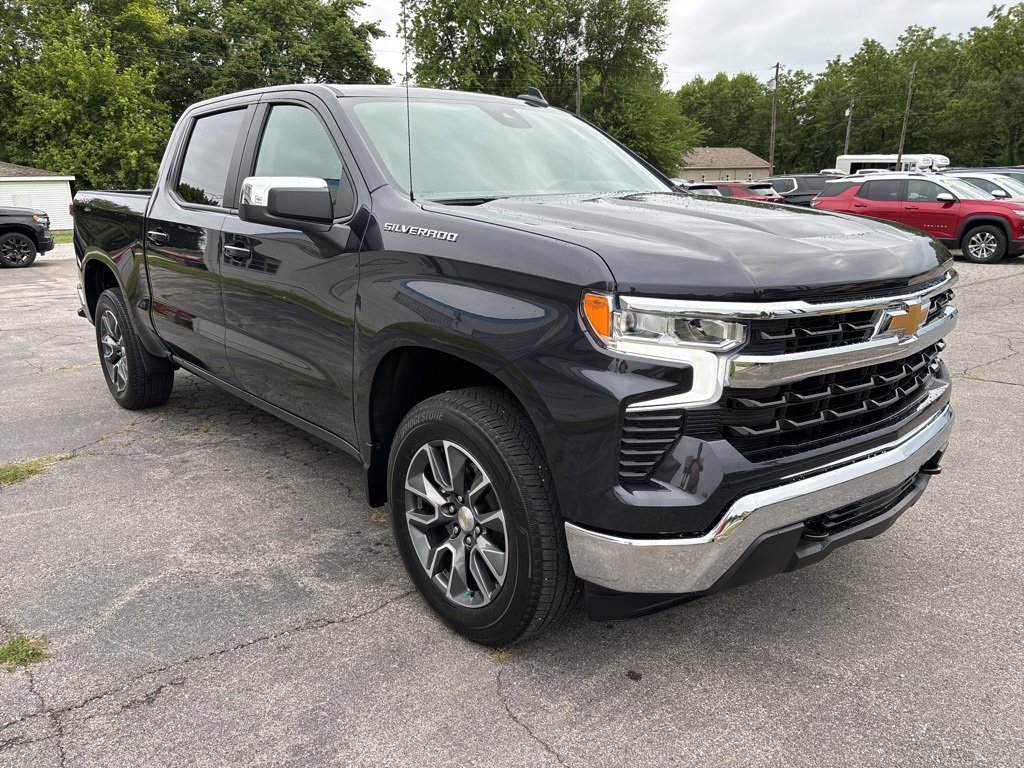 2023 Chevrolet Silverado 1500 LT photo 3