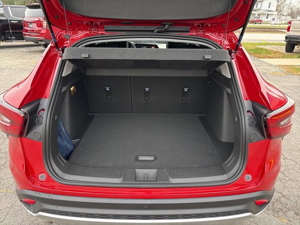 2026 Chevrolet Trax LT - Photo 8