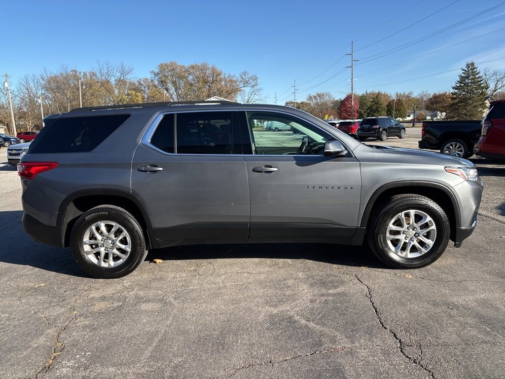 Used 2020 Chevrolet Traverse LT Cloth SUV