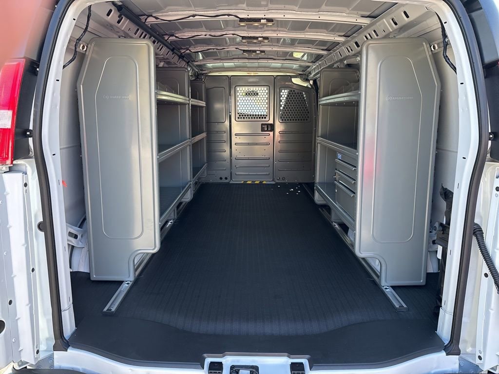 2025 Chevrolet Express Cargo Work Van - Photo 6