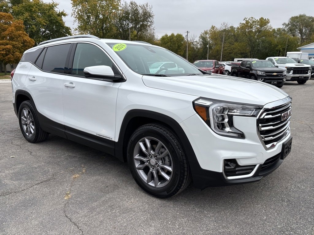 Used 2024 GMC Terrain SLT SUV