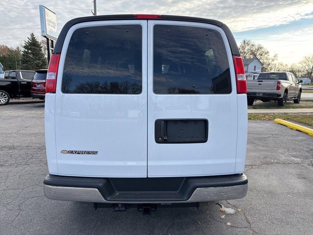 New 2025 Chevrolet Express Passenger 2500 1LS Van