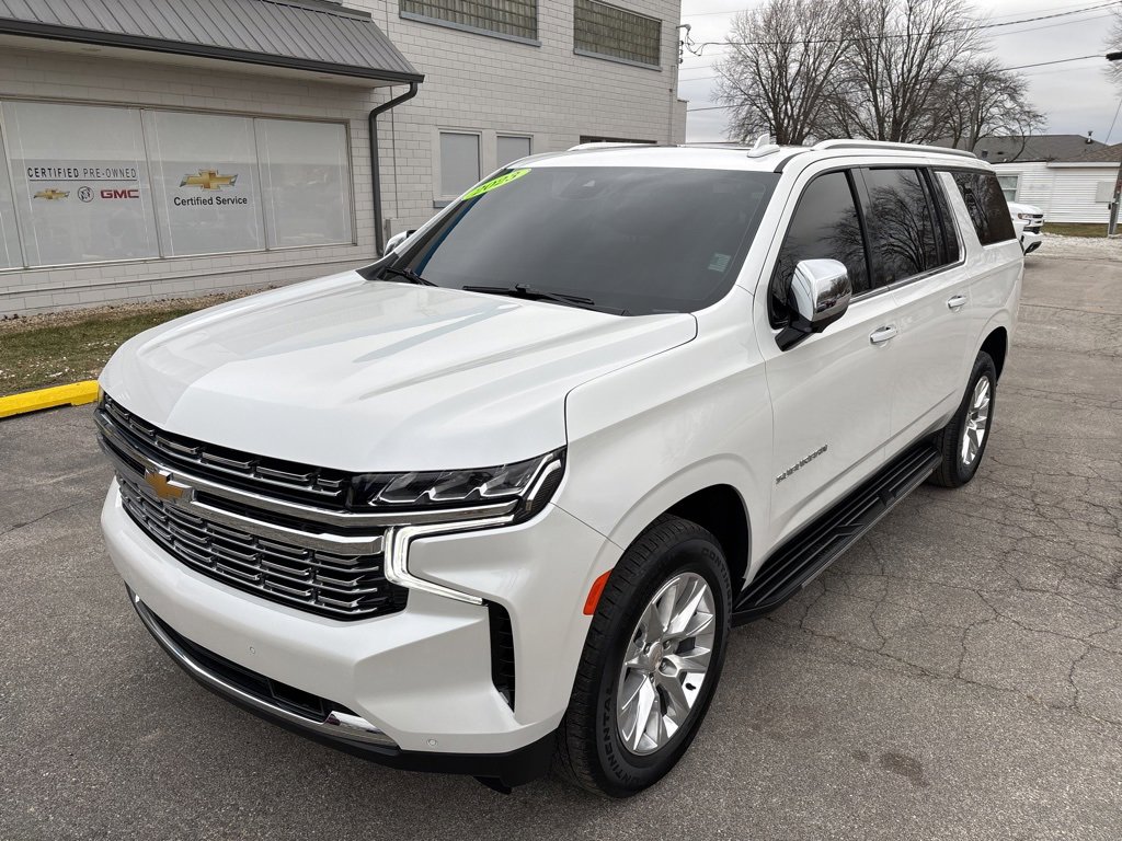 2023 Chevrolet Suburban Premier's photo