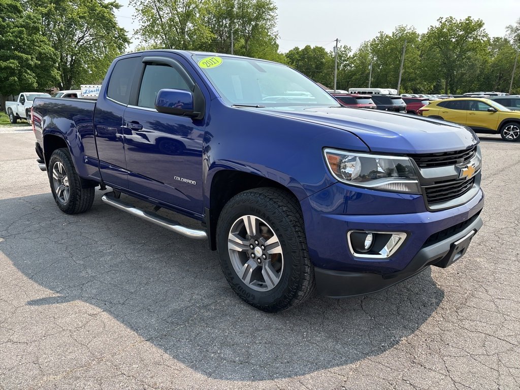 2017 Chevrolet Colorado LT photo 3