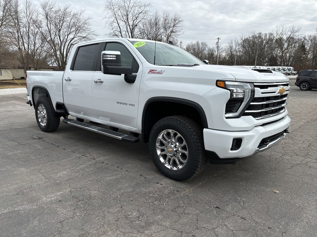 2025 Chevrolet Silverado 2500HD LT photo 3