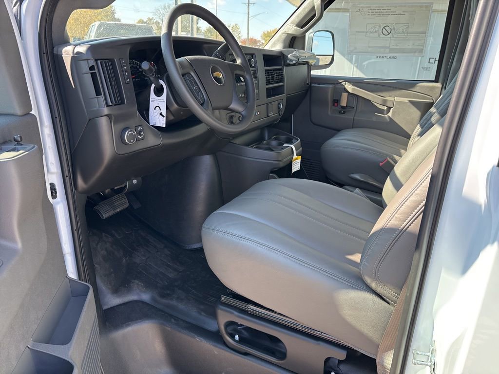 2025 Chevrolet Express Cargo Work Van - Photo 12