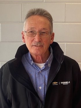 Staff member Lynn Emerson from ID_9c384d