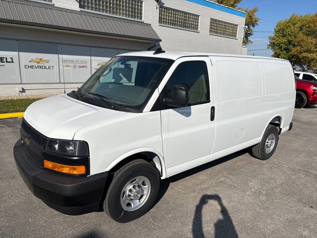 2025 Chevrolet Express Cargo Work Van's photo