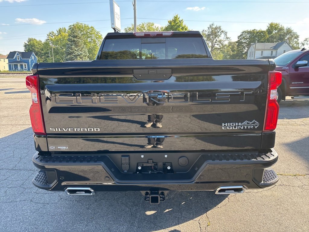 2021 Chevrolet Silverado 1500 High Country photo 3