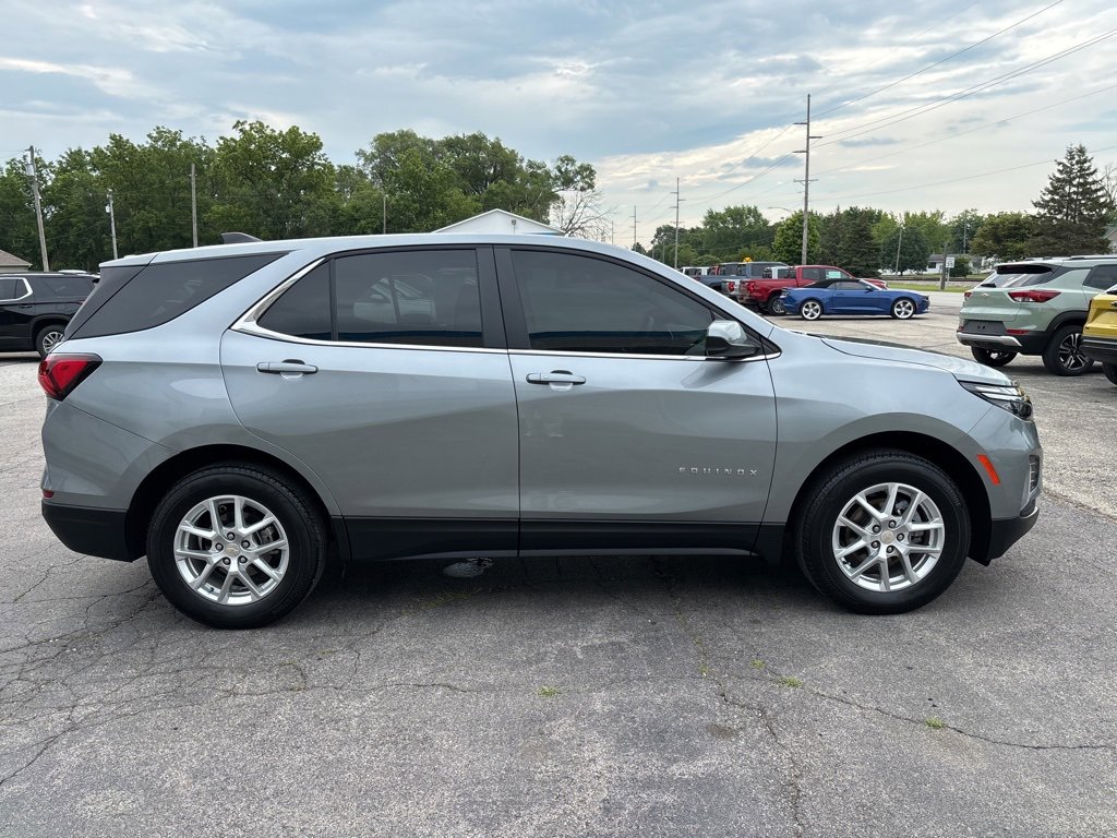 2024 Chevrolet Equinox LT photo 4