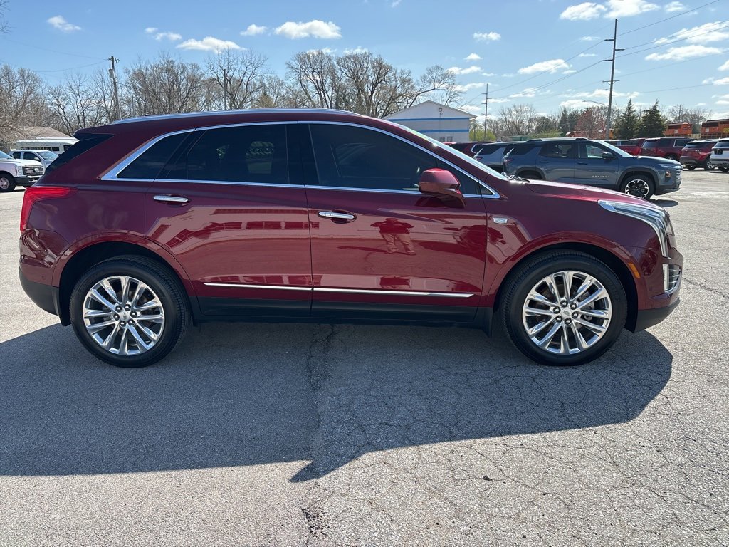 2017 Cadillac XT5 Platinum photo 2