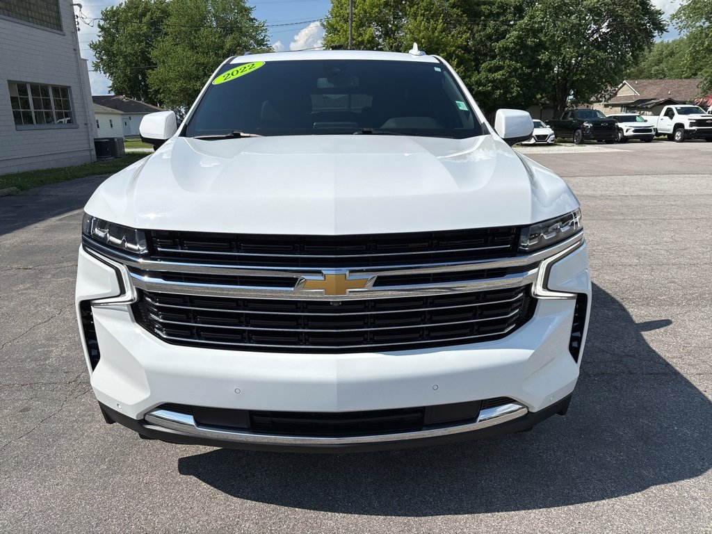 2022 Chevrolet Suburban LT photo 2