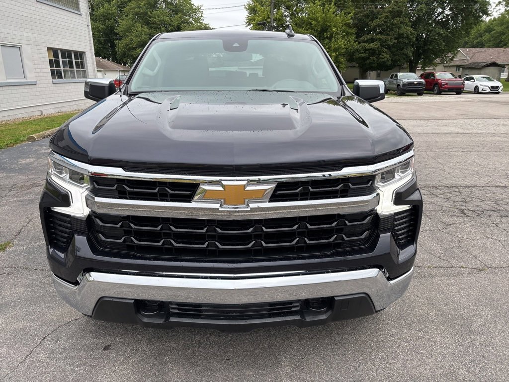 2023 Chevrolet Silverado 1500 LT photo 2