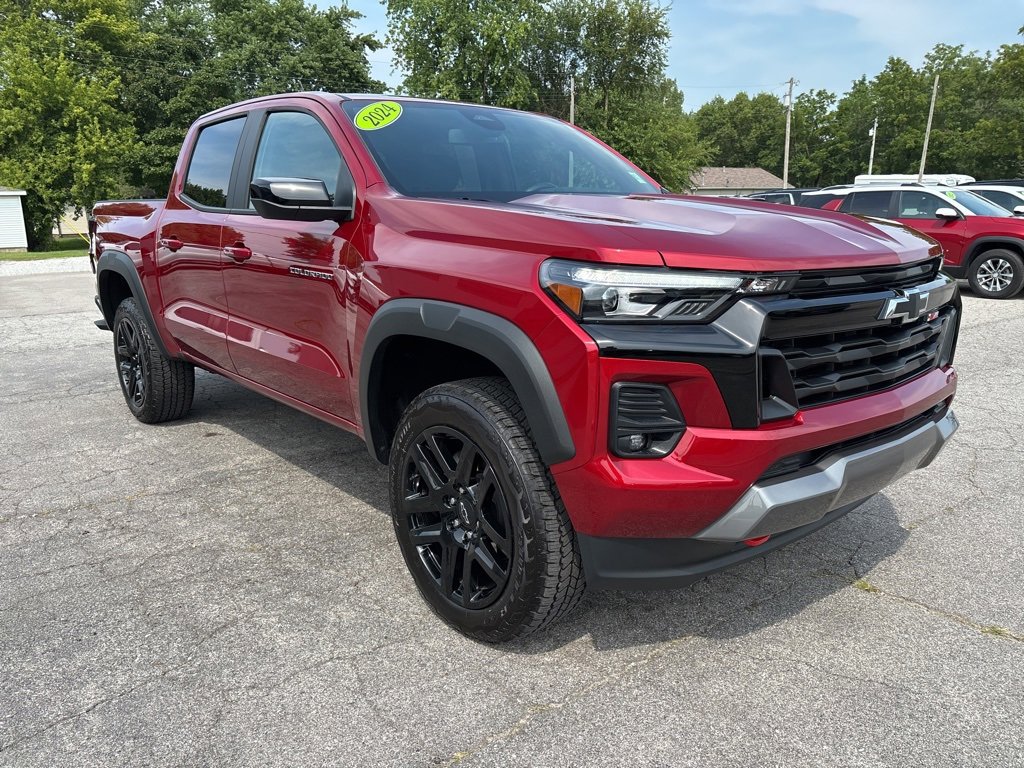 2024 Chevrolet Colorado Z71 photo 2