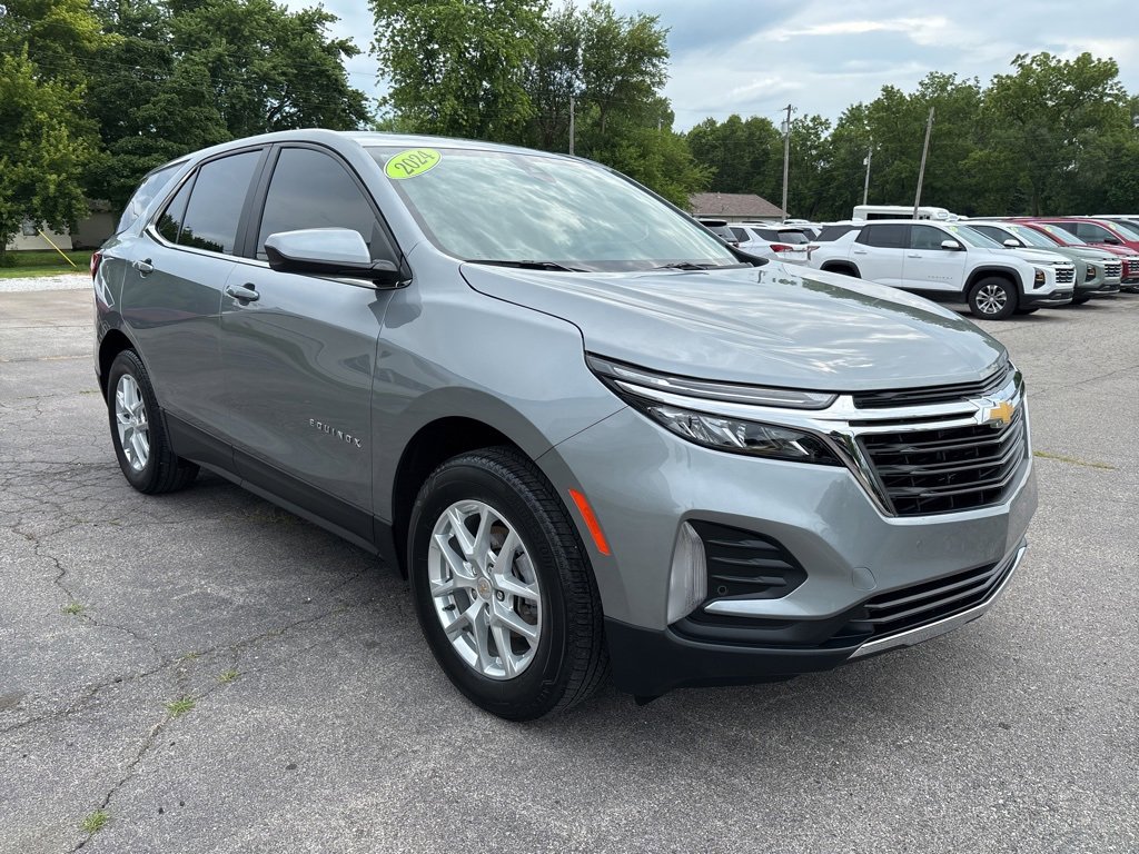 2024 Chevrolet Equinox LT photo 3