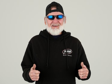 Staff member Uncle Cliff from ID_24a3ab
