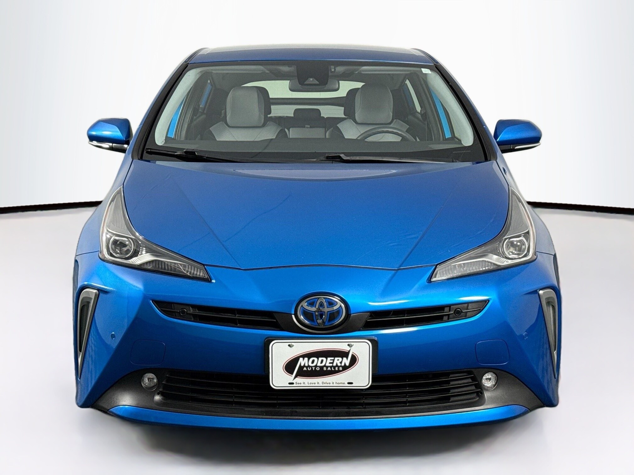 2019 Toyota Prius LE AWD-e photo 4