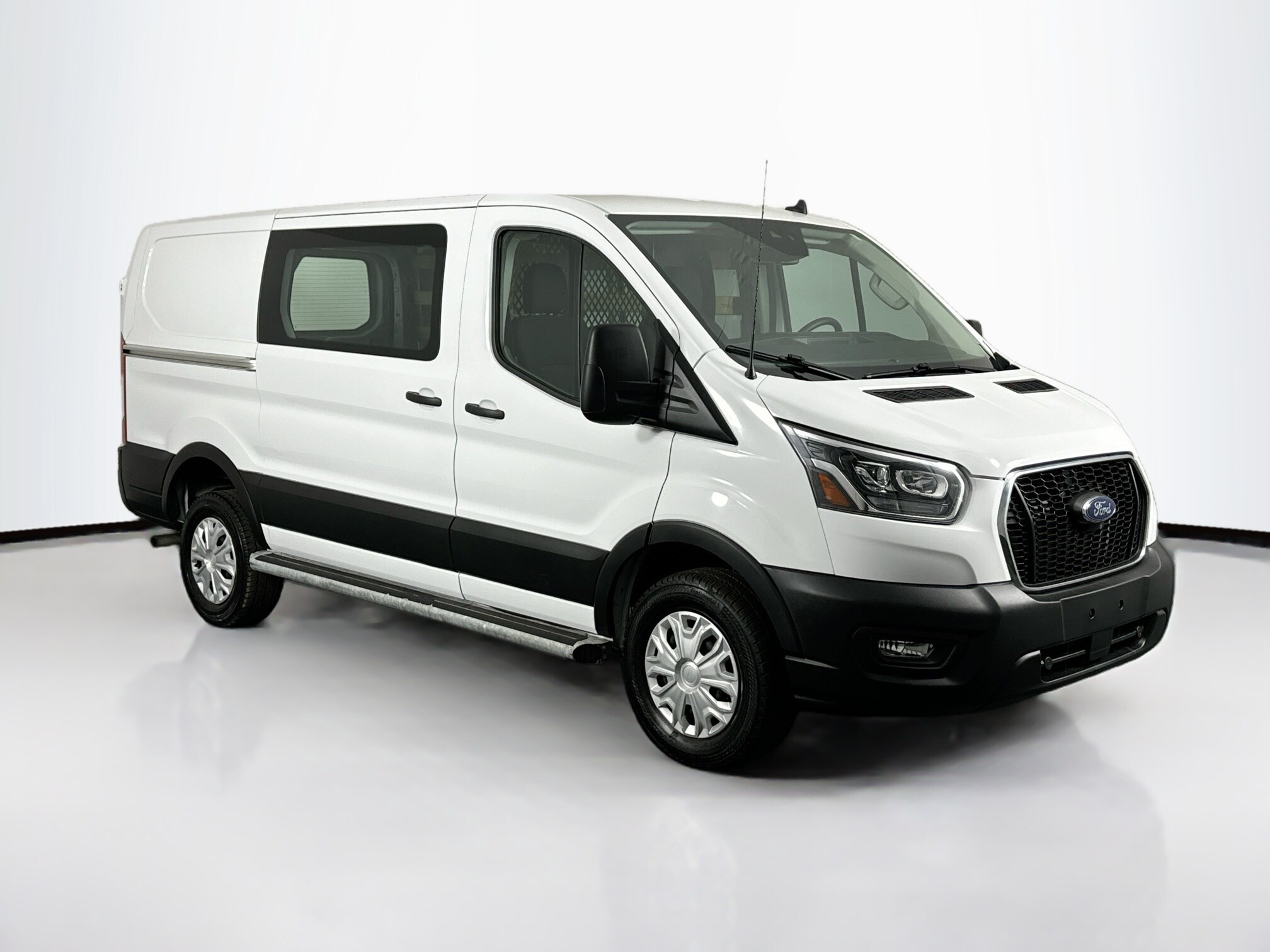 2023 Ford Transit photo 2