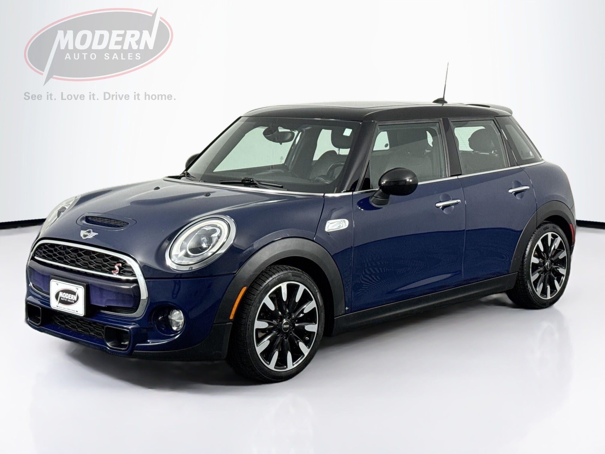 2015 MINI Cooper S 4 Door's photo