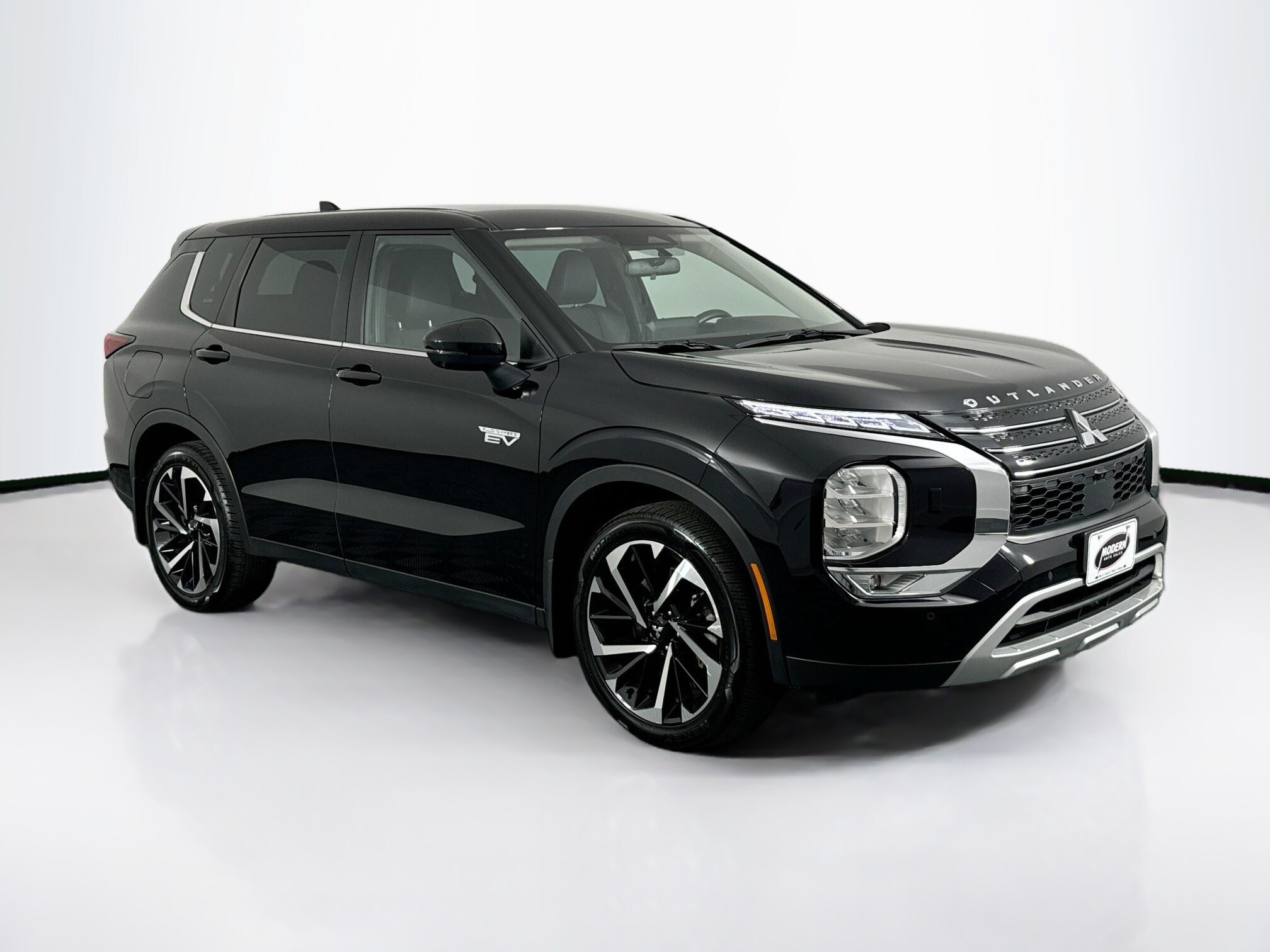 2023 Mitsubishi Outlander PHEV SE photo 2