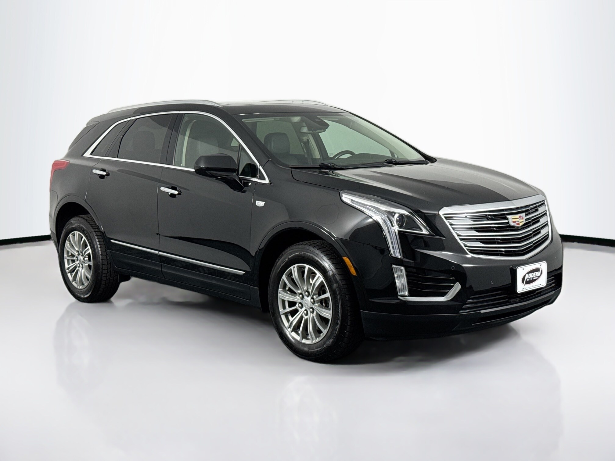 2019 Cadillac XT5 Luxury photo 2