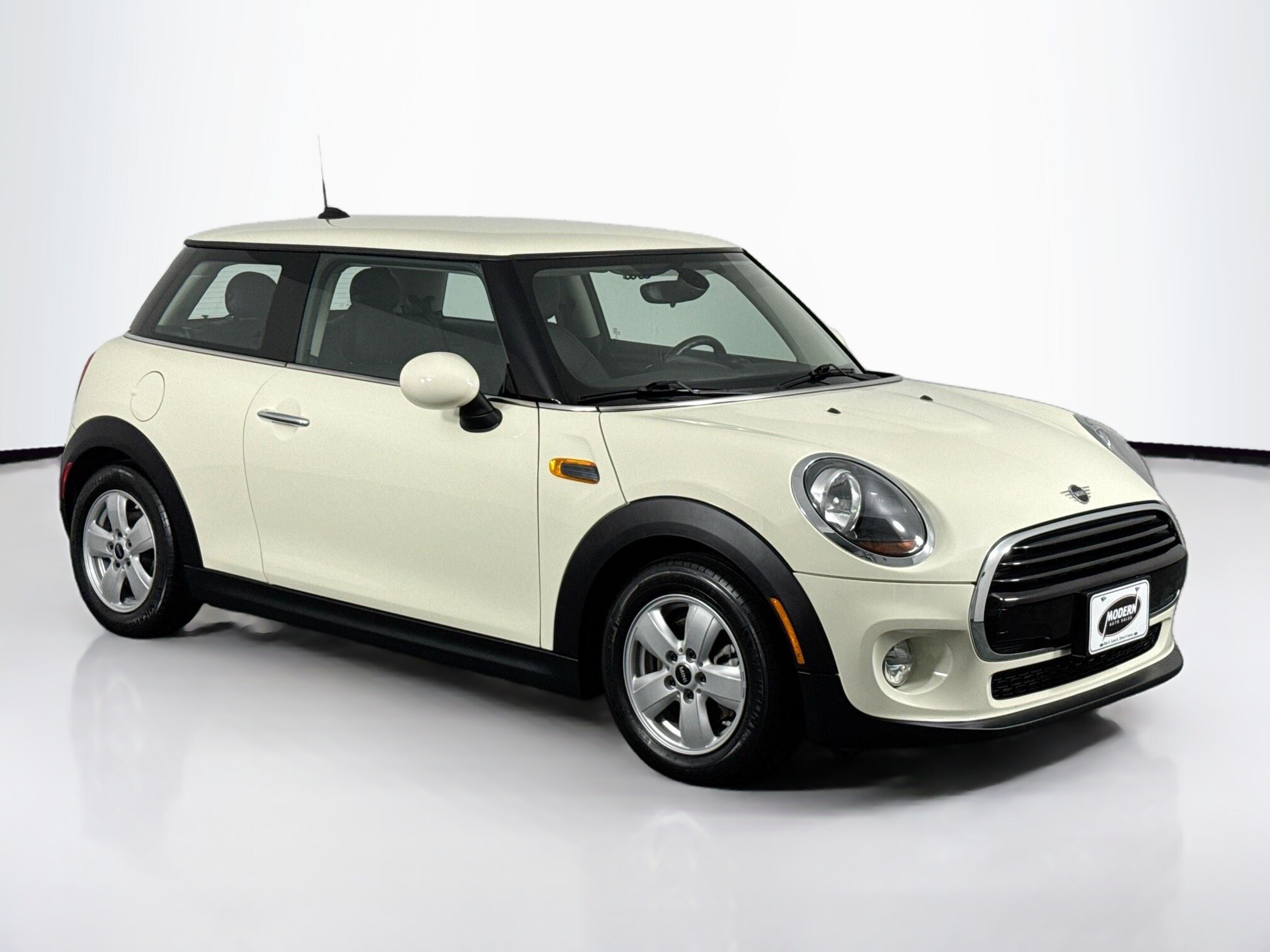 2019 Mini Cooper Hardtop photo 2