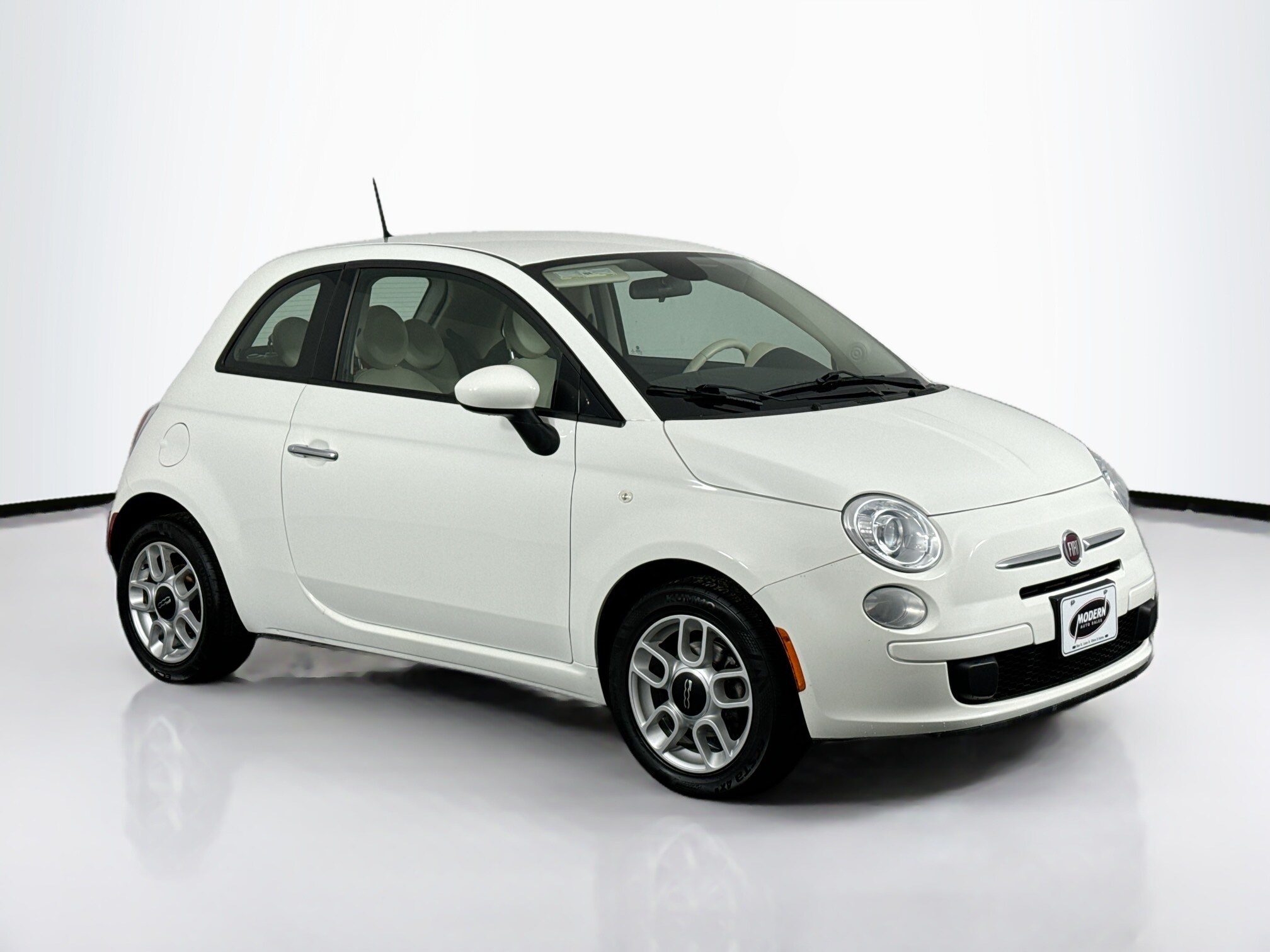 2015 Fiat 500 Pop photo 2