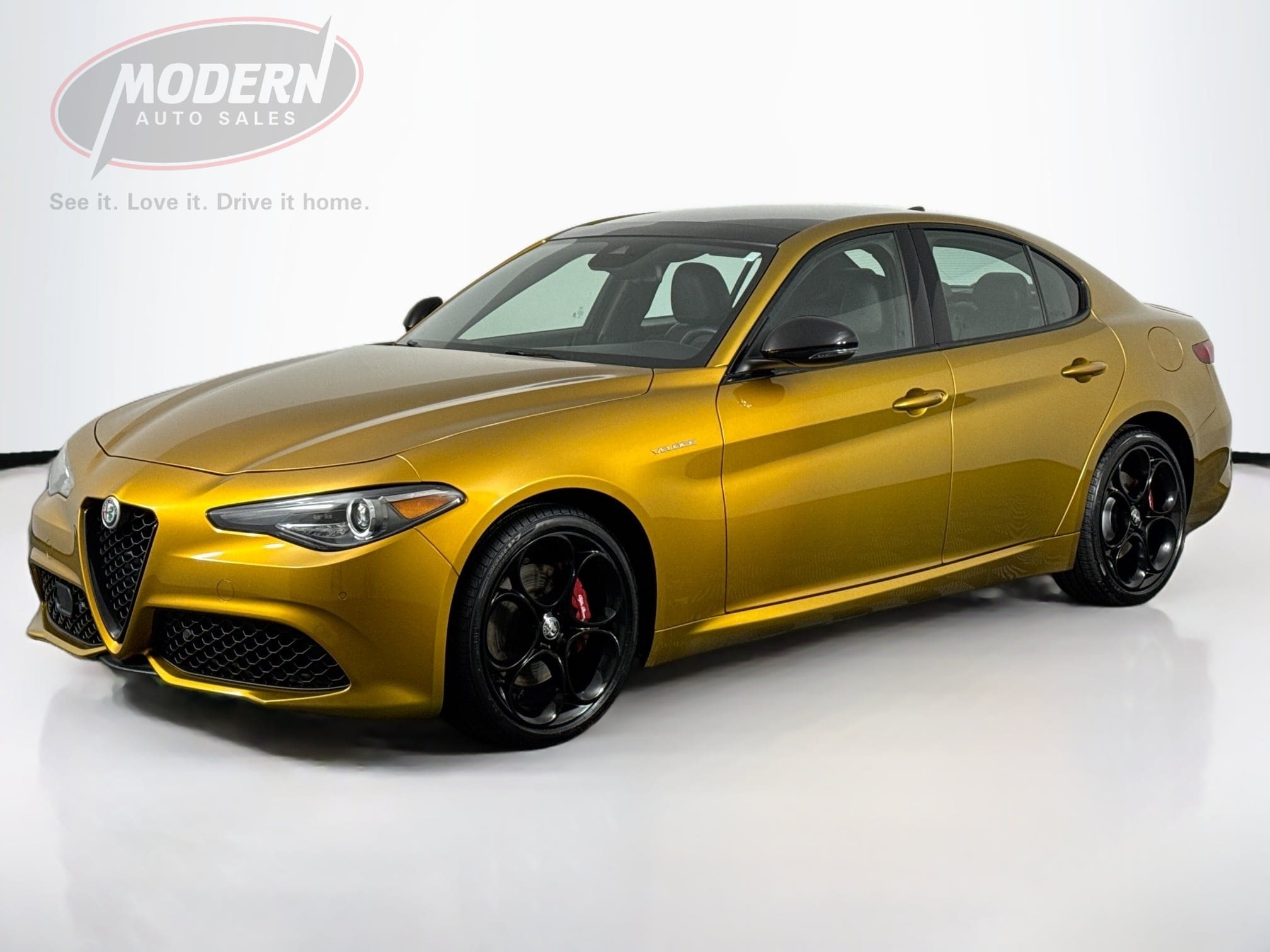2022 Alfa Romeo Giulia Ti Veloce's photo