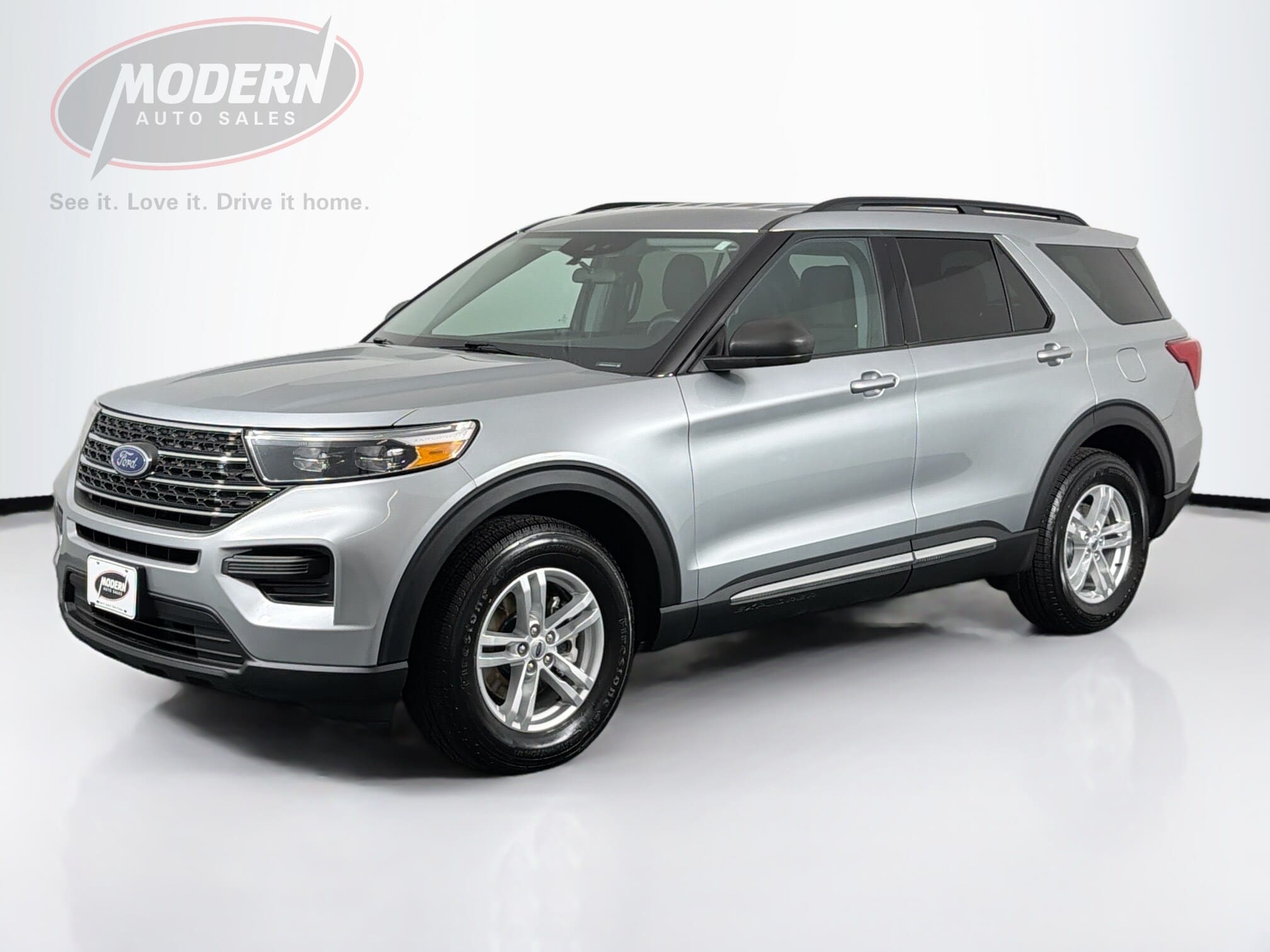 2023 Ford Explorer XLT 4WD's photo